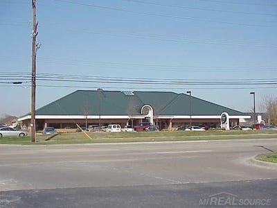 /international/us/39425-garfield-road-clinton-township-mi-110086511123/