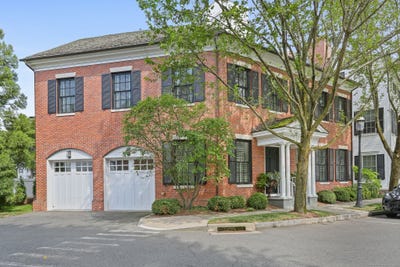 /international/us/2-elmwood-drive-fairfield-ct-110105063333/
