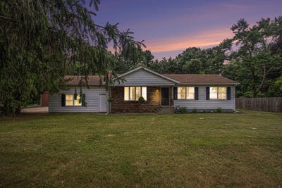 /international/us/45523-eleanor-drive-decatur-mi-110099715333/