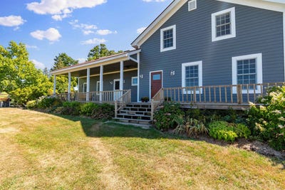 /international/us/4351-crown-point-road-bridport-vt-110108193597/