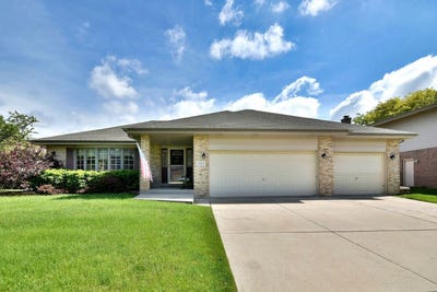 /international/us/1263-harleyford-road-woodridge-il-110107487398/