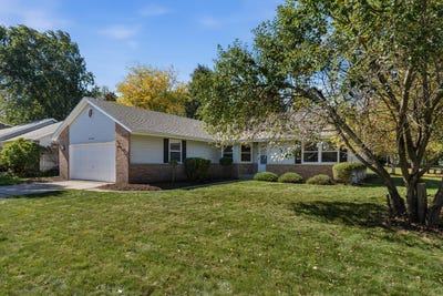 /international/us/100-deer-ridge-dr-west-bend-wi-110120449967/