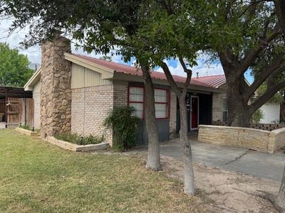 /international/us/906-w-5th-st-fort-stockton-tx-110100595574/