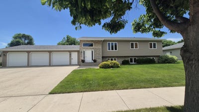 /international/us/2420-se-14th-avenue-aberdeen-sd-110108694811/