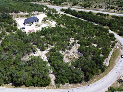 /international/us/296-timbercreek-rd-pipe-creek-tx-110109635443/