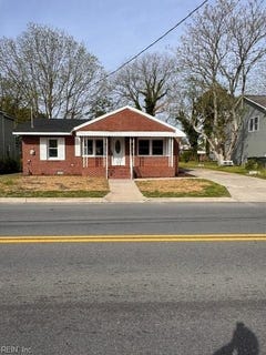 /international/us/129-s-6th-street-suffolk-va-110107212765/