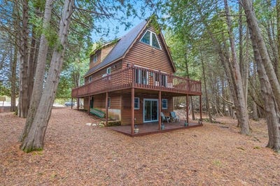 /international/us/7976-w-cedar-dr-forestville-wi-110107285758/