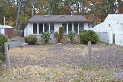 /international/us/49-maple-street-waretown-nj-110107304720/