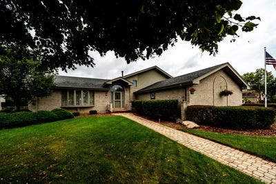 /international/us/10708-willow-avenue-mokena-il-110120482531/
