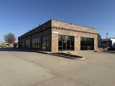 /international/us/404-s-massey-boulevard-nixa-mo-110108027889/