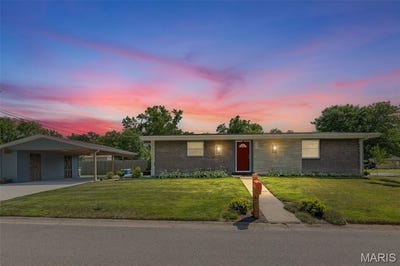 /international/us/5327-lynwood-court-godfrey-il-110100984665/