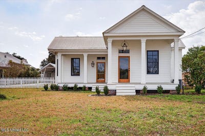 /international/us/326-carroll-avenue-bay-saint-louis-ms-110105930068/