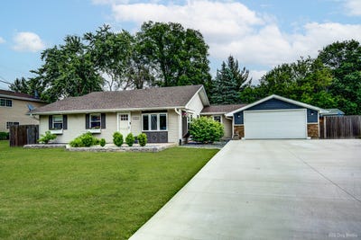 /international/us/934-ogden-road-new-lenox-il-110108574941/