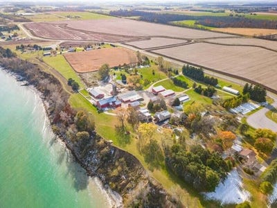 /international/us/w839-lake-orchard-ct-sheboygan-wi-110100777720/