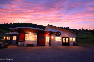 /international/us/330-us-14-w-sundance-wy-110101826731/