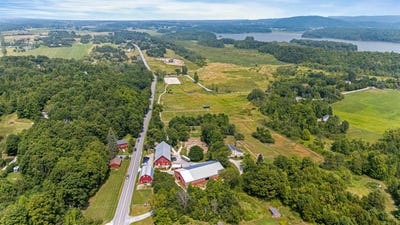 /international/us/6493-dorset-street-shelburne-vt-110101583953/