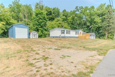/international/us/15375-county-route-11-clayton-ny-110101452881/