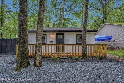 /international/us/28-holland-road-hawley-pa-110100330959/