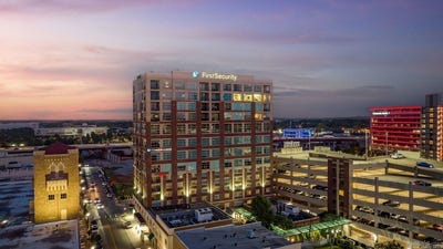 /international/us/521-e-president-clinton-ave-avenue-little-rock-ar-110100510812/