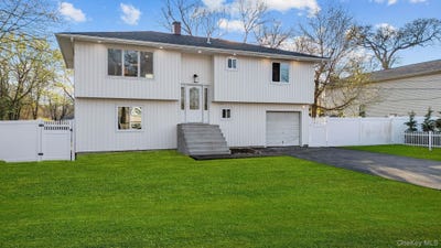 /international/us/40-alder-drive-mastic-beach-ny-110107612265/