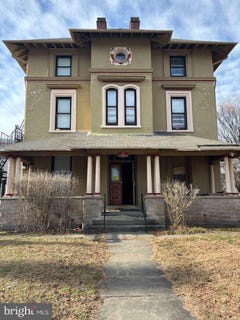 /international/us/21-n-clinton-avenue-trenton-nj-110105038963/