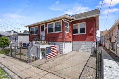 /international/us/242-sherman-avenue-seaside-heights-nj-110100351696/