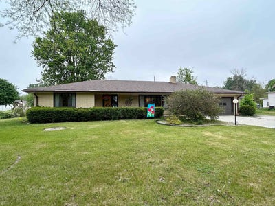 /international/us/1401-w-5th-street-storm-lake-ia-110108128824/