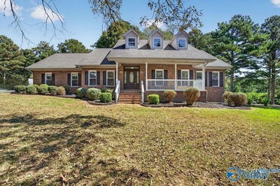 /international/us/375-county-road-1427-vinemont-al-110120466621/