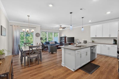 /international/us/401-brightleaf-road-hillsborough-nc-110108576408/