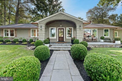 /international/us/200-e-lake-boulevard-medford-nj-110119965754/