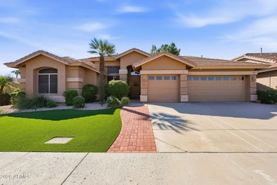 /international/us/6519-w-crest-lane-glendale-az-110120484809/