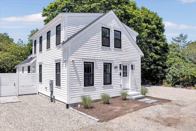 /international/us/69-pleasant-street-provincetown-ma-110100303534/