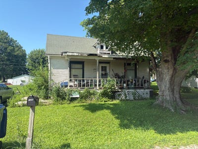 /international/us/125-e-spruce-st-kirkwood-il-110102496386/