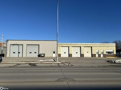 /international/us/116-s-commercial-eagle-grove-ia-110105511628/