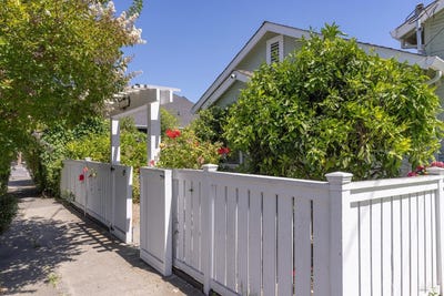 /international/us/1317-c-street-napa-ca-110109152442/