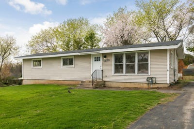 /international/us/6305-robert-road-cary-il-110108694611/