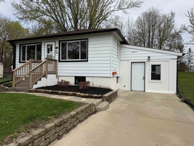 /international/us/735-crescent-street-mauston-wi-110107613520/