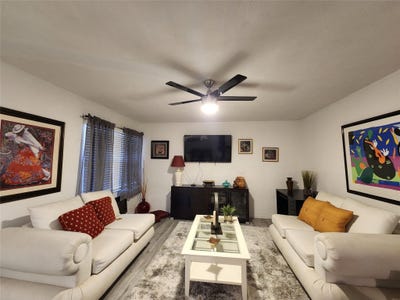 /international/us/17090-ne-14th-avenue-north-miami-beach-fl-110107807665/
