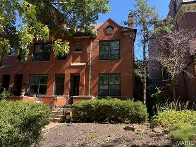 /international/us/1904-compton-hill-place-st-louis-mn-110120043314/