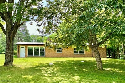 /international/us/17575-ridge-road-north-royalton-oh-110100813179/