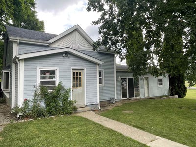 /international/us/405-e-north-street-fremont-in-110100894001/