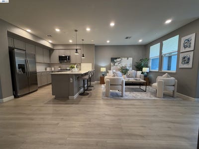 /international/us/558-clover-cir-milpitas-ca-110108933864/