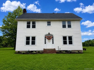 /international/us/106-county-route-93-new-hampton-ny-110108504181/