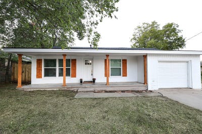 /international/us/506-lindsey-street-bowie-tx-110120455482/
