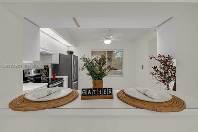 /international/us/12551-sw-16th-ct-pembroke-pines-fl-110120465731/
