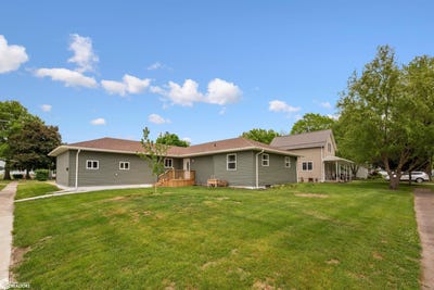/international/us/201-n-9th-street-montezuma-ia-110105275622/