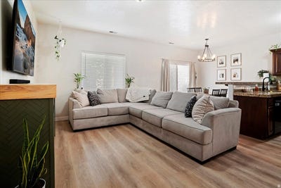 /international/us/371-s-790-w-pleasant-grove-ut-110107310586/