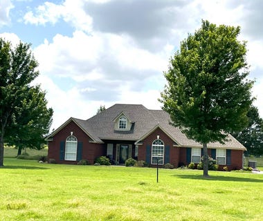 /international/us/11725-s-pecan-bottom-rd-tishomingo-ok-110101659487/