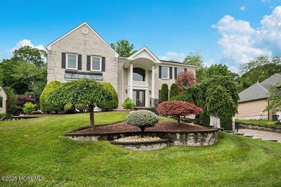 /international/us/6-opatut-court-morganville-nj-110100848641/