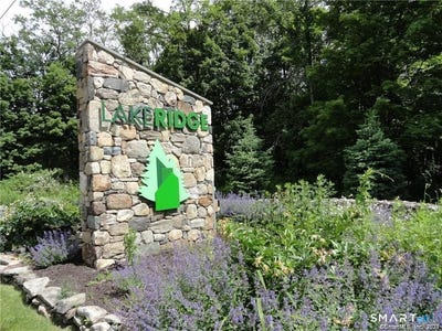 /international/us/232-ledge-drive-torrington-ct-110120556404/
